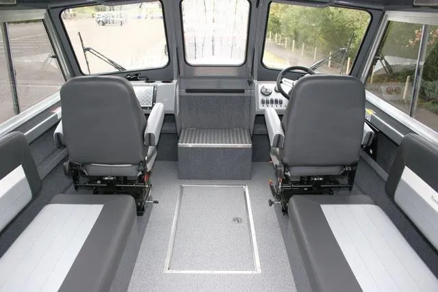 Slide: The Image of Thunder Jet Alexis OS 23' 2025 - 5