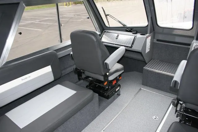 Slide: The Image of Thunder Jet Alexis OS 23' 2025 - 7