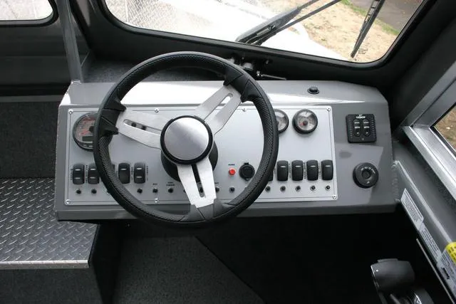 Slide: The Image of Thunder Jet Alexis OS 23' 2025 - 8