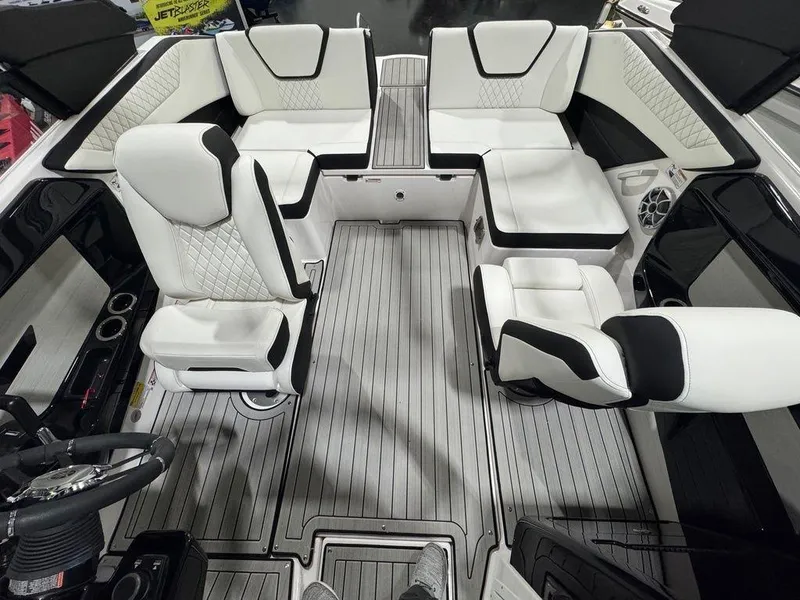 Slide: The Image of Yamaha 222S 2025 - 4