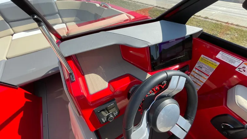 Slide: The Image of Heyday Wake Boats H20 2024 - 10