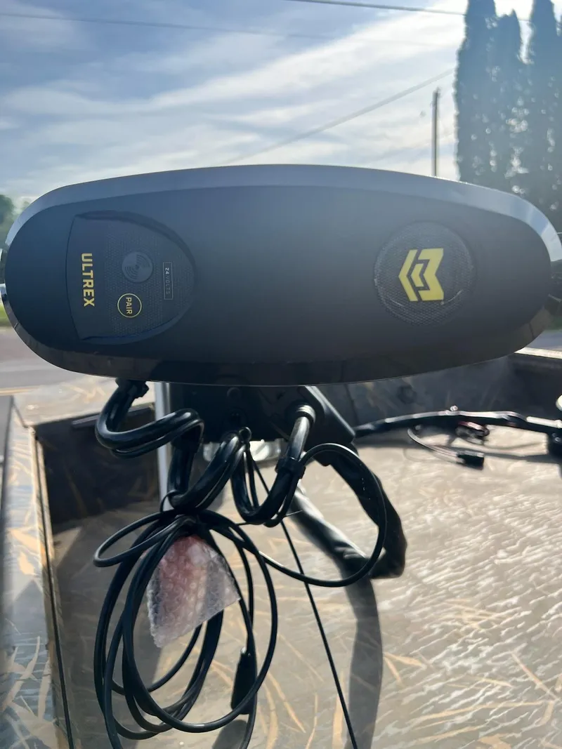 Slide: The Image of Trolling motor on 2025 G3 Gator Tough 18 CCJ boat, featuring Ultrex branding. - 3