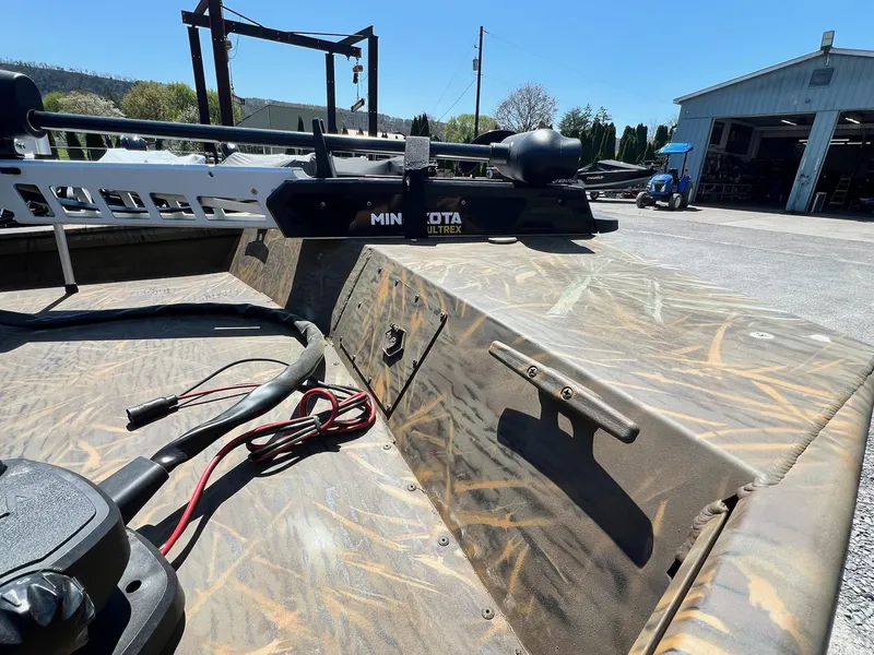 Slide: The Image of 2025 G3 Gator Tough 18 CCJ boat with Minn Kota Ultrex trolling motor. - 5