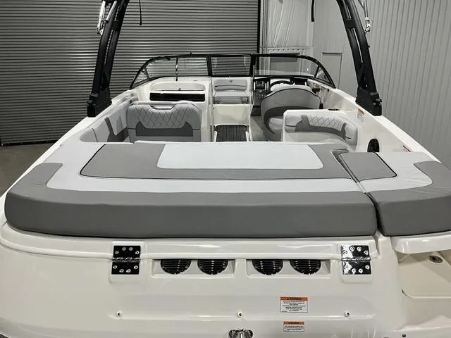 Slide: The Image of Bayliner VR6 Bowrider 2025 - 12
