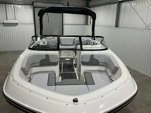 Slide: The Image of Bayliner VR6 Bowrider 2025 - 7