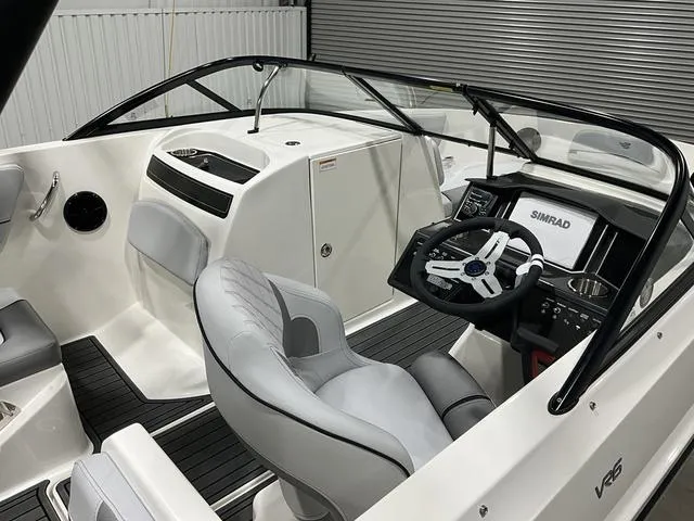 Slide: The Image of Bayliner VR6 Bowrider 2025 - 8