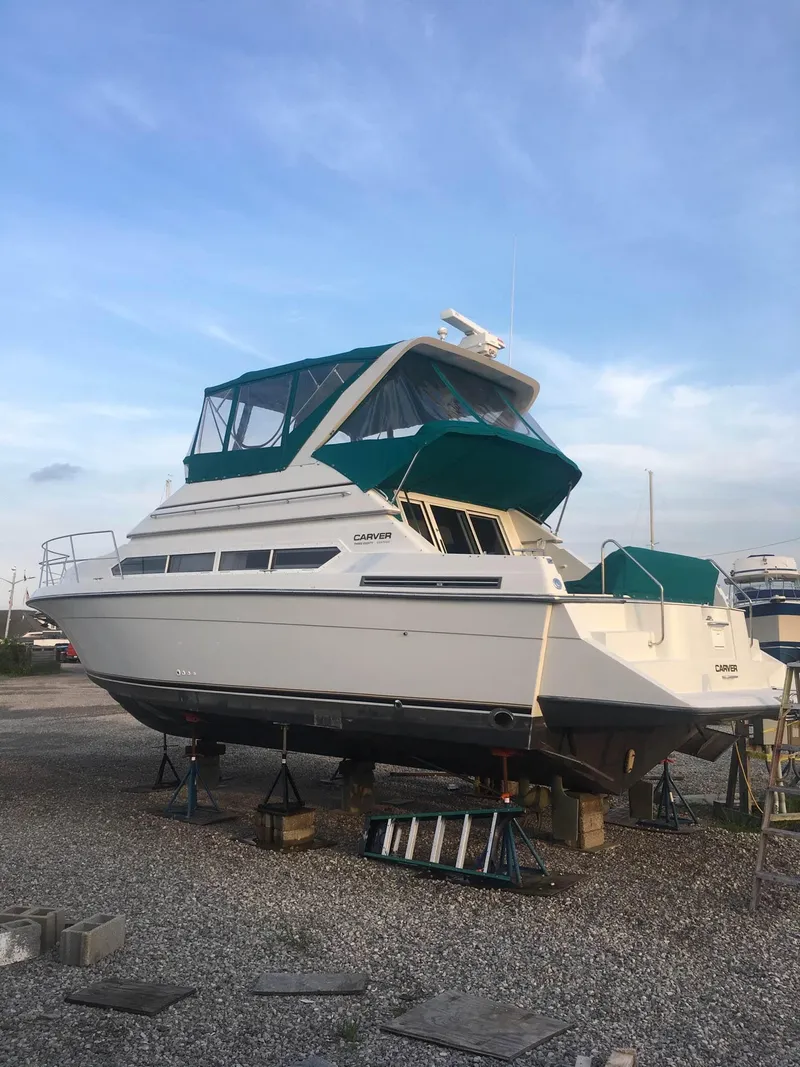 Slide: The Image of Carver Yachts 380 Santego 1995 - 57