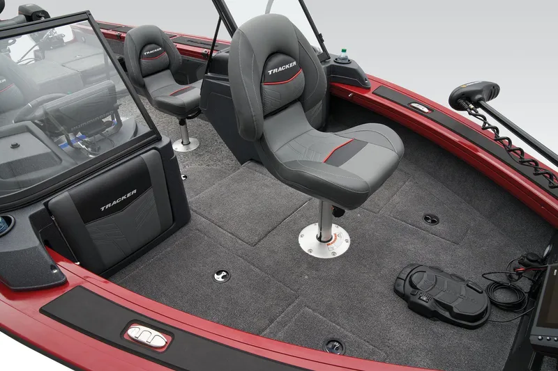 Slide: The Image of Tracker Targa V-19 Combo 2025 - 25