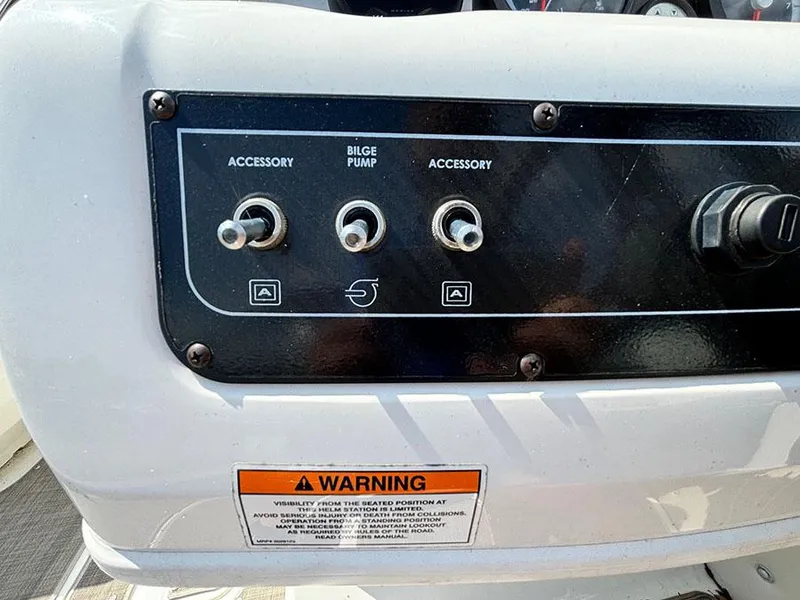 Slide: The Image of Bayliner Element XR7 2020 - 14