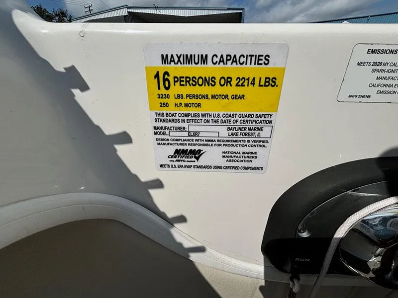 Slide: The Image of Bayliner Element XR7 2020 - 15