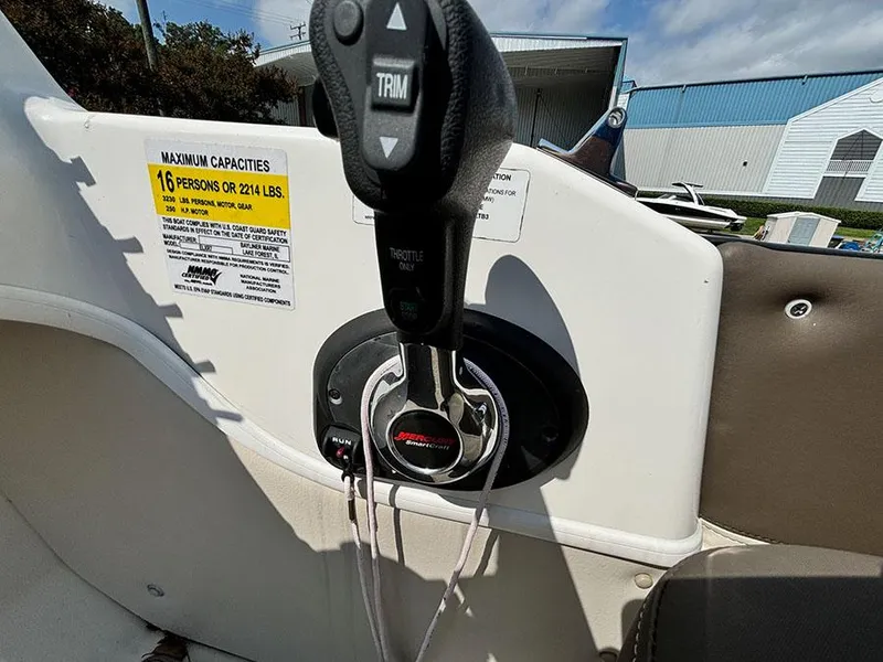 Slide: The Image of Bayliner Element XR7 2020 - 16