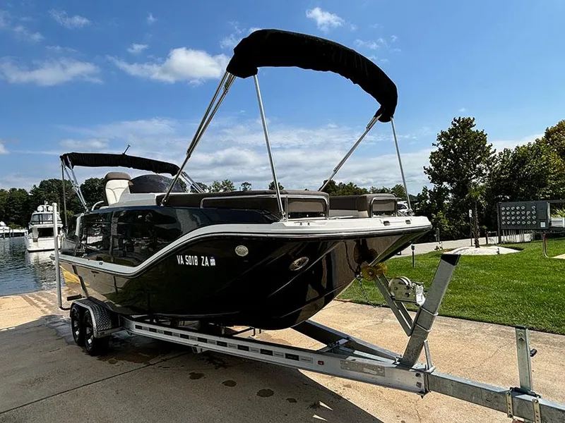 Slide: The Image of Bayliner Element XR7 2020 - 2