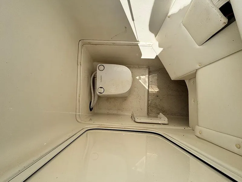 Slide: The Image of Bayliner Element XR7 2020 - 22