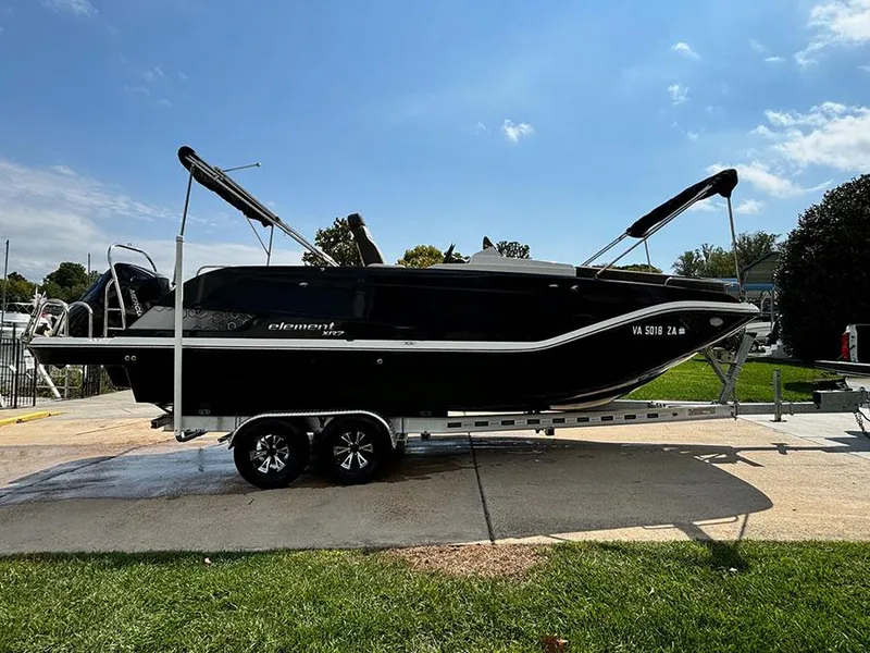 Slide: The Image of Bayliner Element XR7 2020 - 3