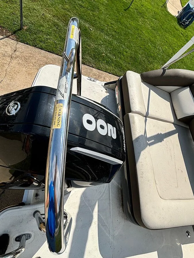 Slide: The Image of Bayliner Element XR7 2020 - 5