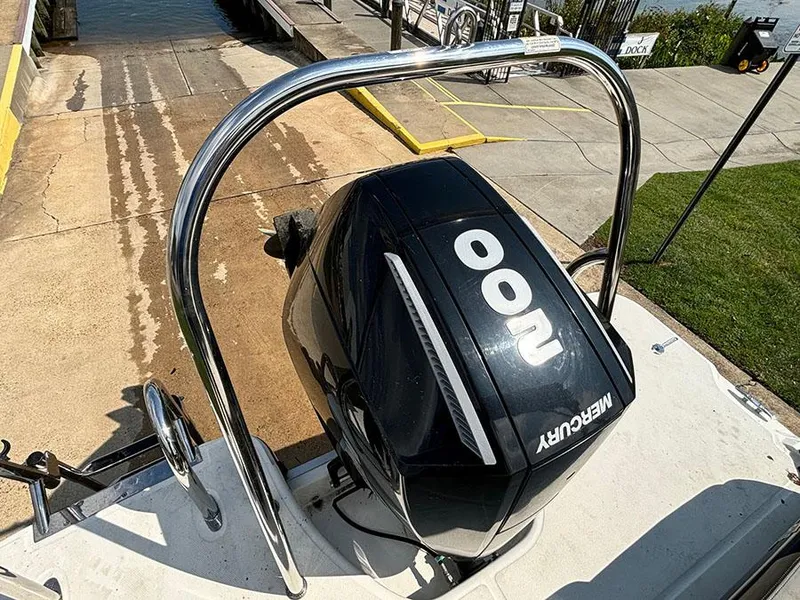 Slide: The Image of Bayliner Element XR7 2020 - 6