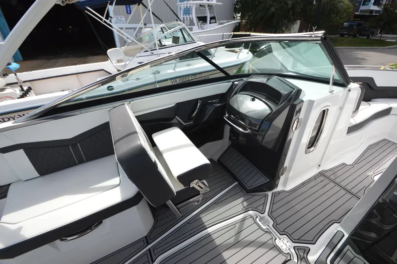 Slide: The Image of Monterey 275SS 2020 - 11