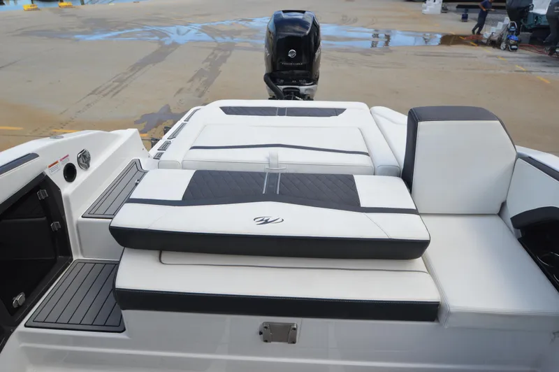 Slide: The Image of Monterey 275SS 2020 - 14