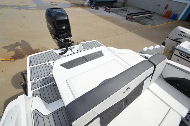 Slide: The Image of Monterey 275SS 2020 - 15