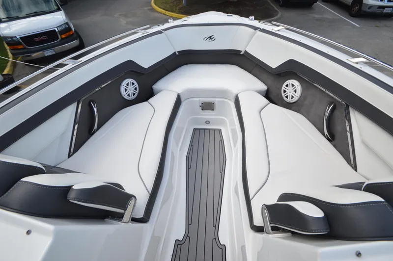 Slide: The Image of Monterey 275SS 2020 - 16