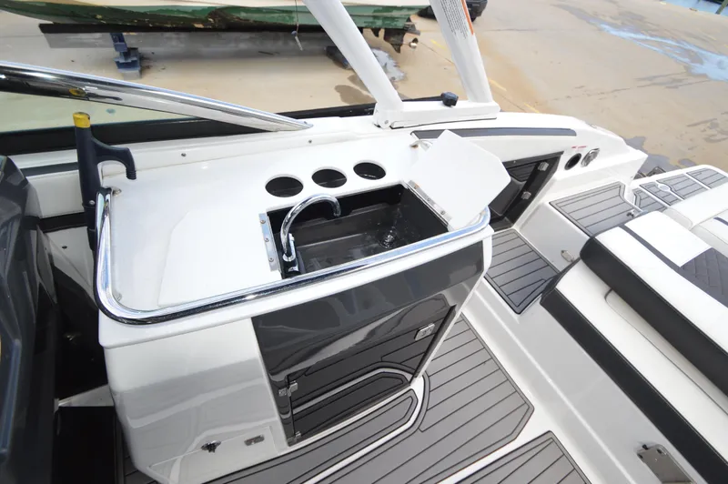 Slide: The Image of Monterey 275SS 2020 - 20