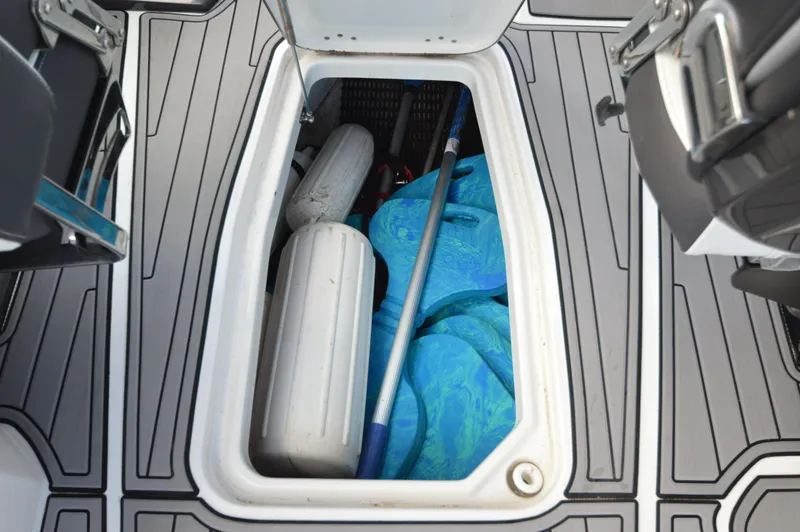 Slide: The Image of Monterey 275SS 2020 - 25