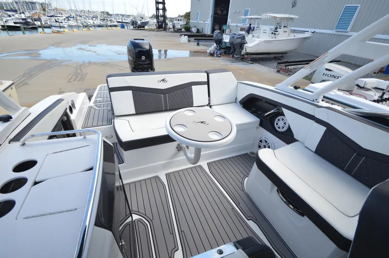 Slide: The Image of Monterey 275SS 2020 - 27