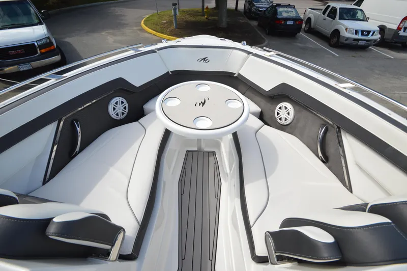 Slide: The Image of Monterey 275SS 2020 - 28