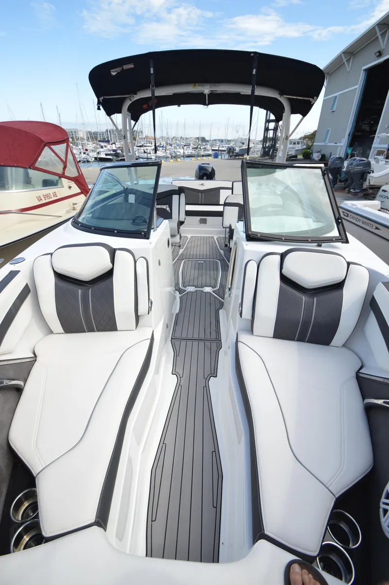 Slide: The Image of Monterey 275SS 2020 - 31