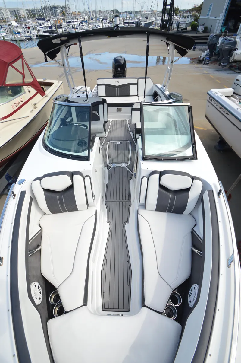 Slide: The Image of Monterey 275SS 2020 - 32