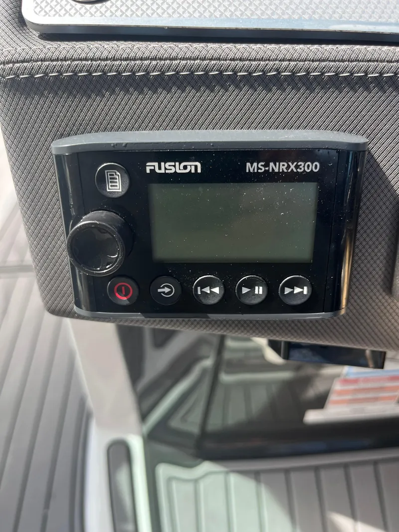 Slide: The Image of Monterey 275SS 2020 - 33