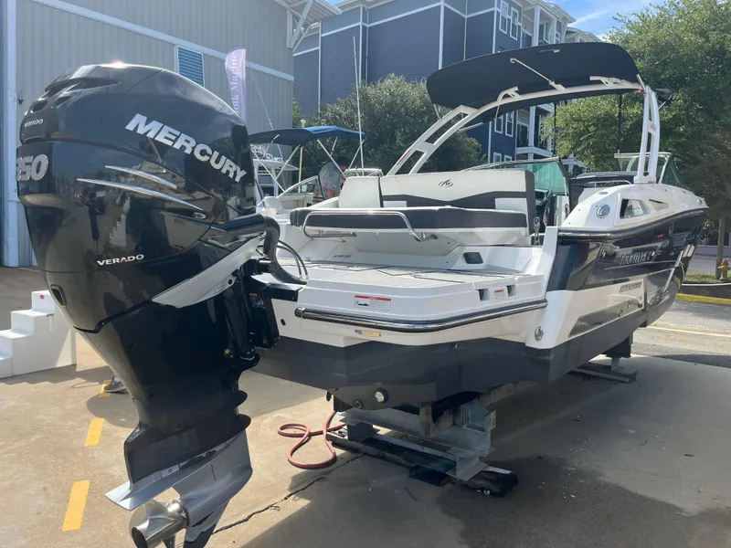 Slide: The Image of Monterey 275SS 2020 - 6