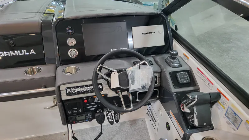 Slide: The Image of Formula 330 Crossover Bowrider OB 2025 - 57