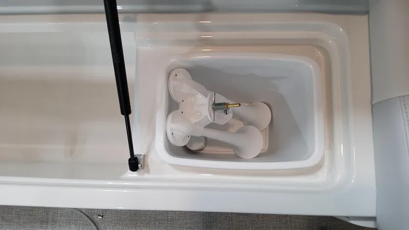 Slide: The Image of Formula 330 Crossover Bowrider OB 2025 - 59