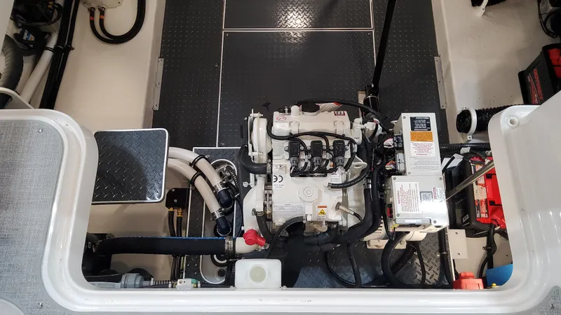 Slide: The Image of Formula 330 Crossover Bowrider OB 2025 - 63