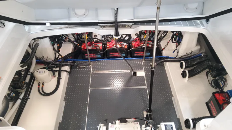 Slide: The Image of Formula 330 Crossover Bowrider OB 2025 - 64