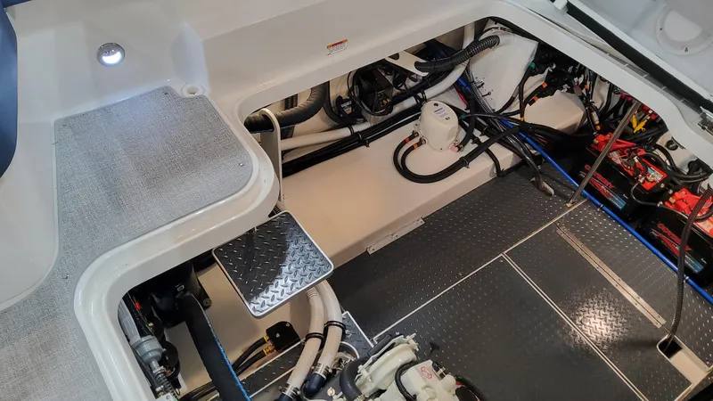 Slide: The Image of Formula 330 Crossover Bowrider OB 2025 - 65