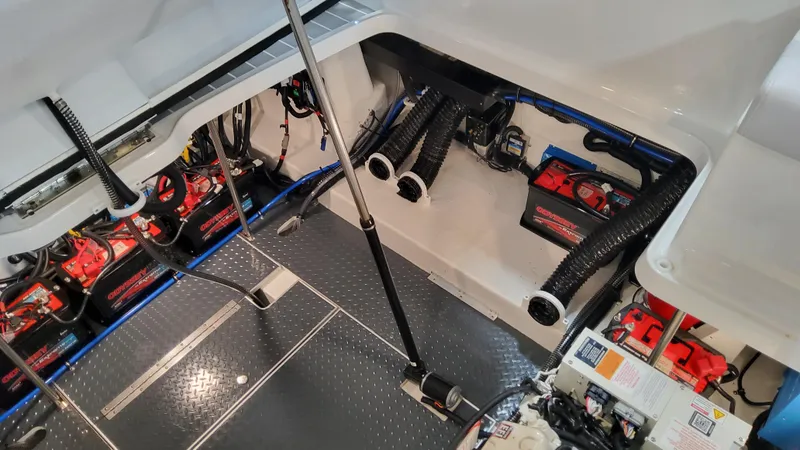 Slide: The Image of Formula 330 Crossover Bowrider OB 2025 - 66