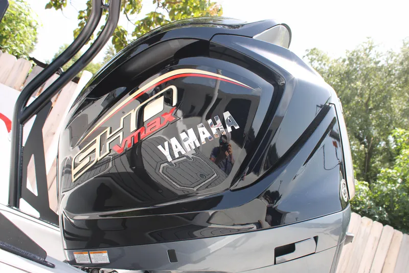 Slide: The Image of Yamaha SHO VMAX outboard motor on a 2025 Starcraft 230 boat. - 5