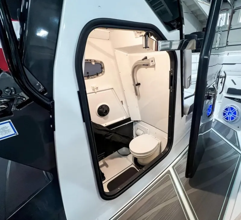 Slide: The Image of Blackfin 302 CC 2023 - 20