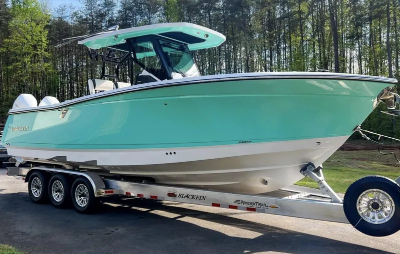 Slide: The Image of Blackfin 302 CC 2023 - 5