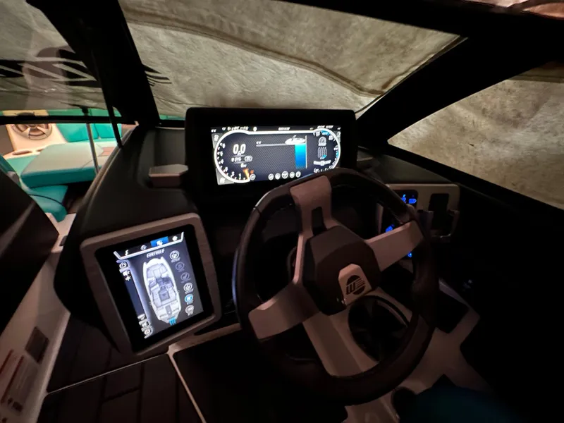 Slide: The Image of Malibu Wakesetter 23 MXZ 2020 - 10