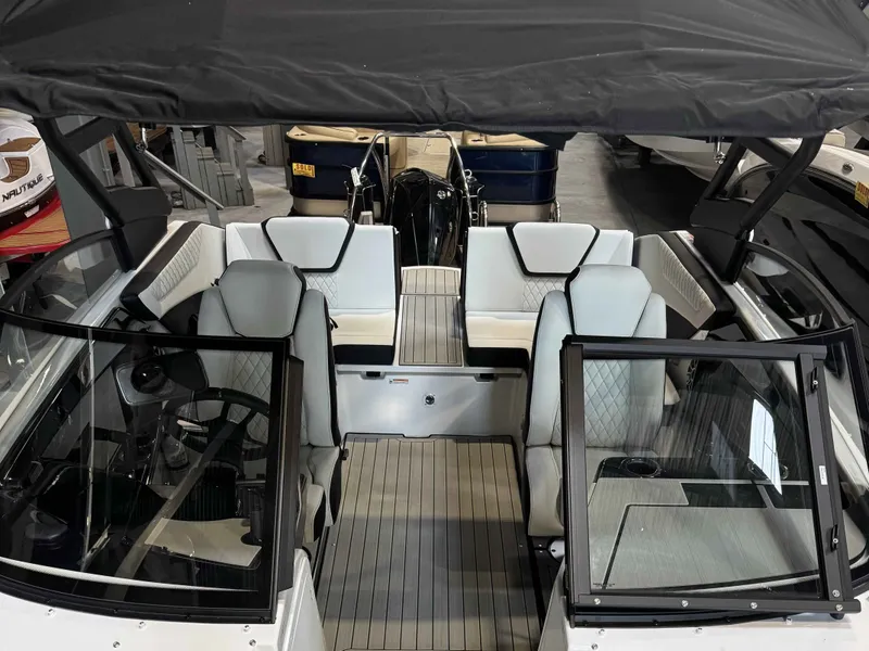 Slide: The Image of Yamaha 222S 2025 - 15