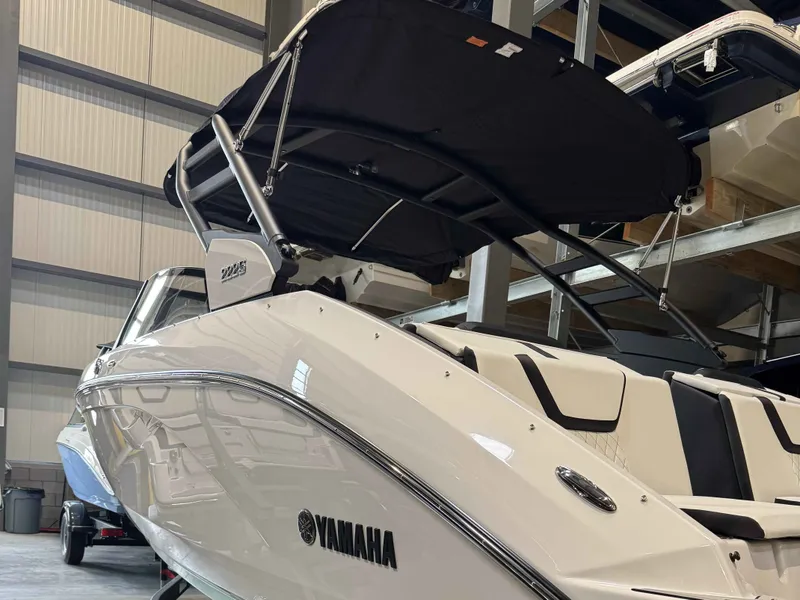 Slide: The Image of Yamaha 222S 2025 - 5