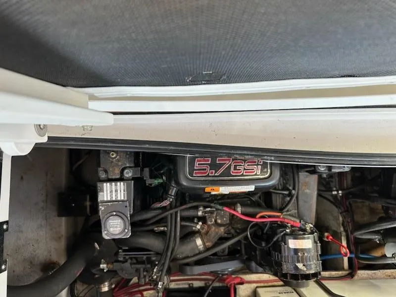 Slide: The Image of Engine compartment of 2000 Four Winns 328 Vista with 5.7 GSi engine. - 28