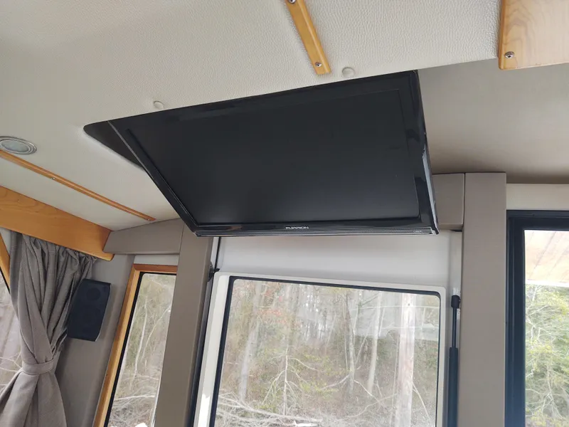 Slide: The Image of Fire Chaser TV in salon - 23