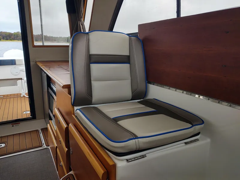 Slide: The Image of Fire Chaser companion seat to port - 24