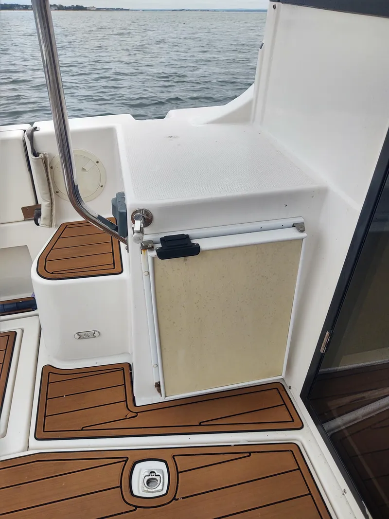 Slide: The Image of Fire Chaser cockpit refrigerator  - 35