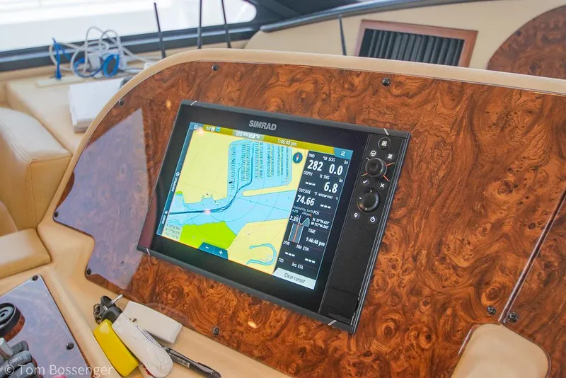 Slide: The Image of Navigation system on 2008 Meridian 580 Pilothouse yacht dashboard. - 32
