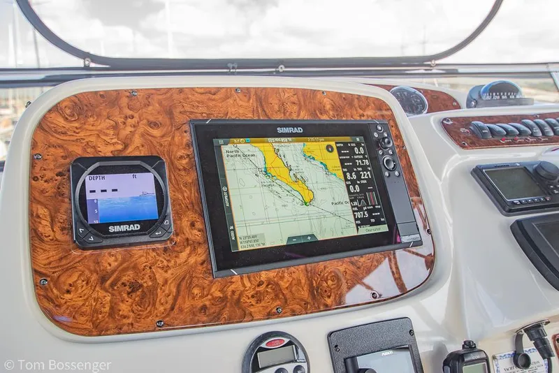 Slide: The Image of Meridian 580 Pilothouse 2008 - 69